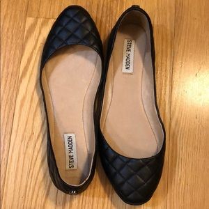 Steve Madden black flats.